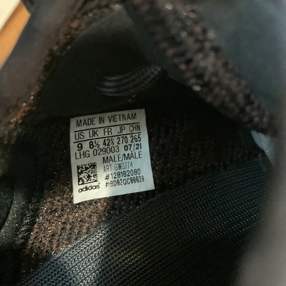 NWT Yeezy Boost 350 - Picture 5 of 5